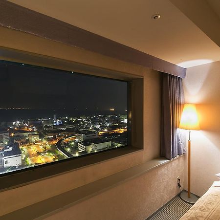 Yokohama Techno Tower Hotel Exterior photo