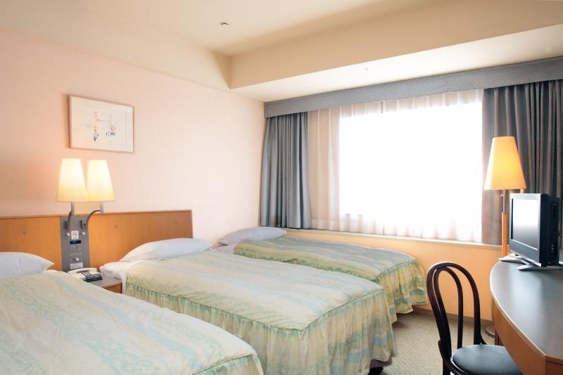 Yokohama Techno Tower Hotel Exterior photo