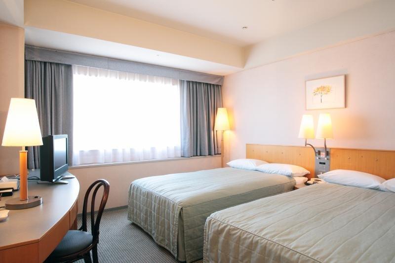 Yokohama Techno Tower Hotel Exterior photo