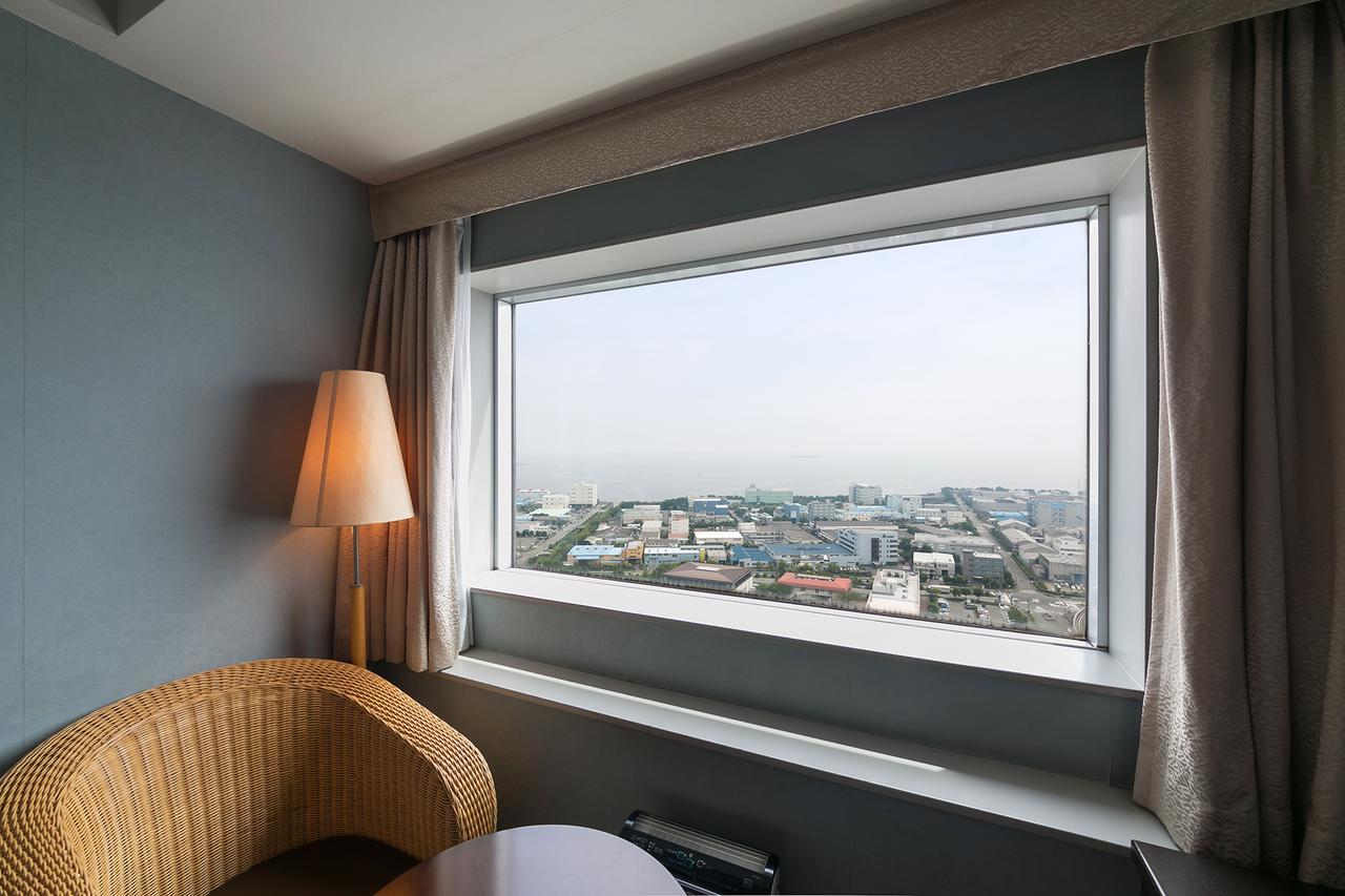 Yokohama Techno Tower Hotel Exterior photo